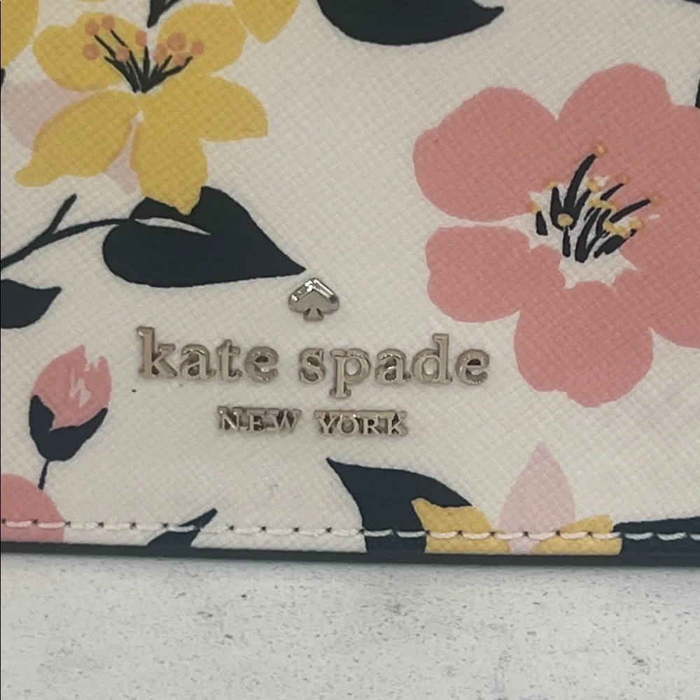 Kate Spade NWT Lily Blooms Printed Trip Wristlet Clutch - Picture 2 of 14